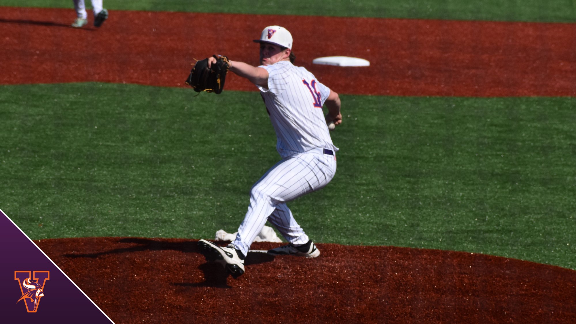 Baseball Closes Road Heart Series With Doubleheader at Benedictine
